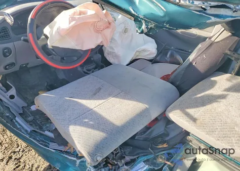 1998 Ford Escort Se z USA, uszkodzony, nr VIN 1FAFP13P9WW112232